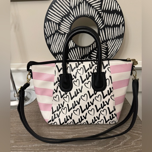 Betsey Johnson small crossbody - Picture 2 of 9